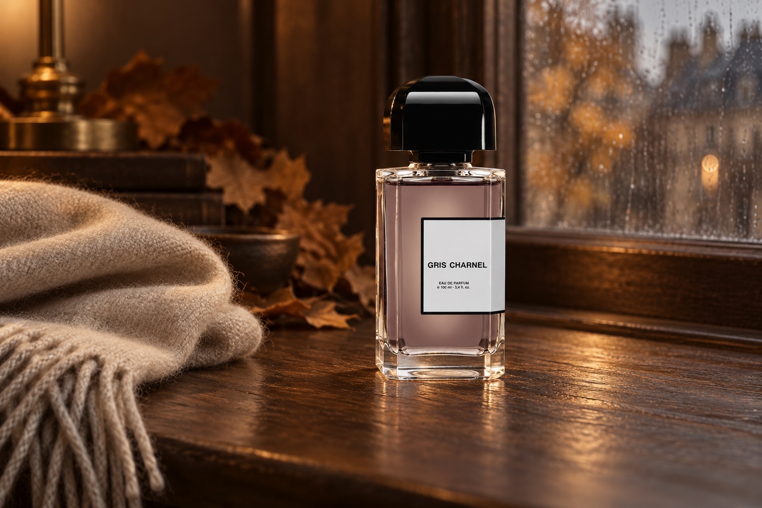 BDK Parfums Gris Charnel EDP в осенней композиции со светлым шарфом и листьями